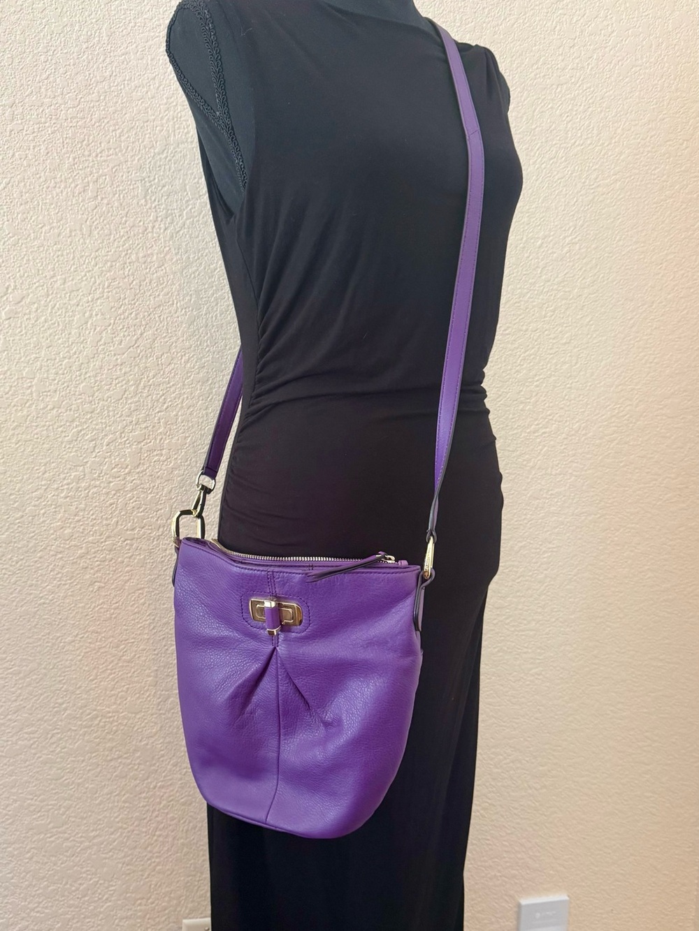 B. Makowsky Purple Pebbled Leather Crossbody Bag | Turn-Lock | Gold Hardware